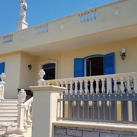 Villa Liberta - Casa Fronte Mare Torre Suda